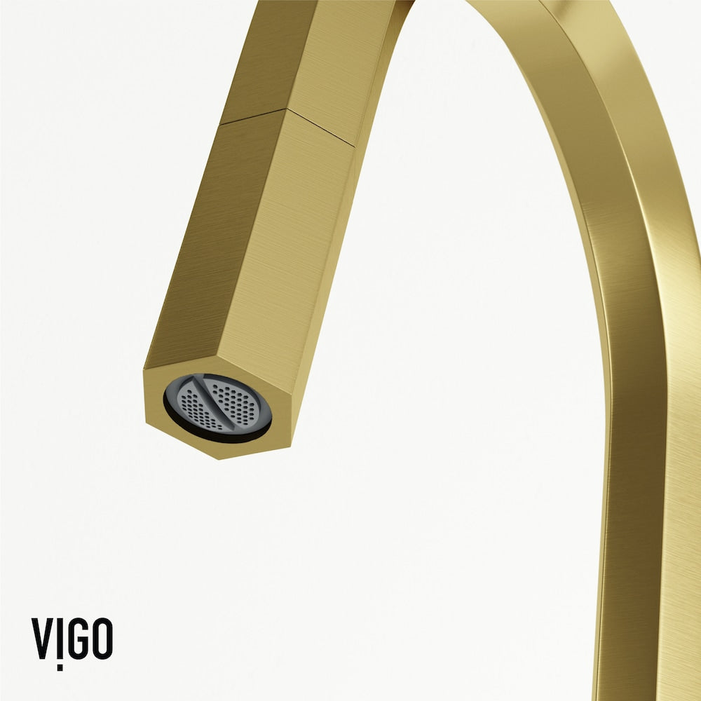 Robinet de cuisine à poignée unique et pulvérisateur rétractable Hart Hexad en or brossé mat