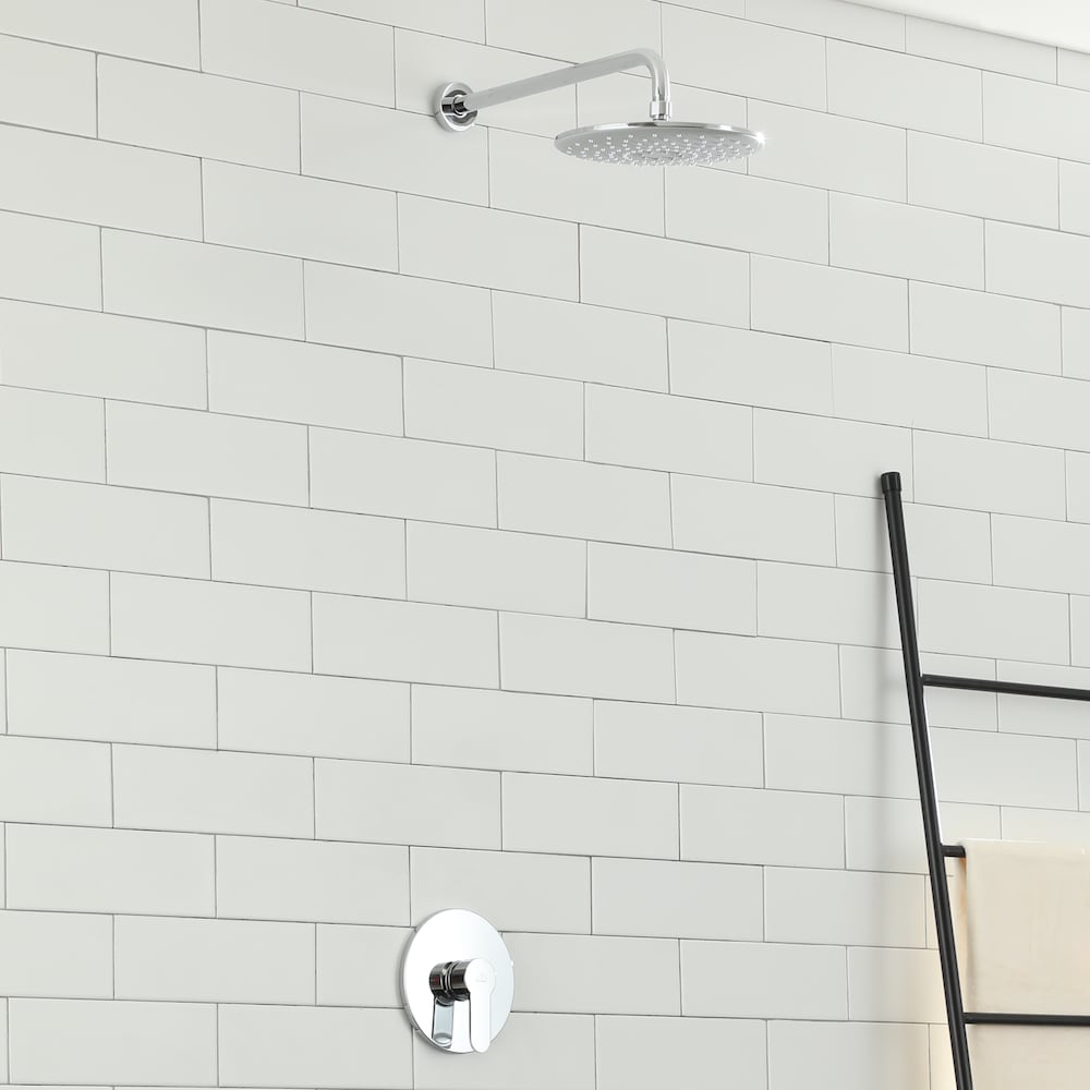 Wall Mounted Single-Handle 3 Sprays Shower Faucet in Chrome