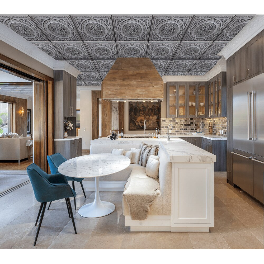 Falkirk Perth Panneau de plafond traditionnel à coller ou à poser, 2 pi x 2 pi, argent antique (paquet de 25)