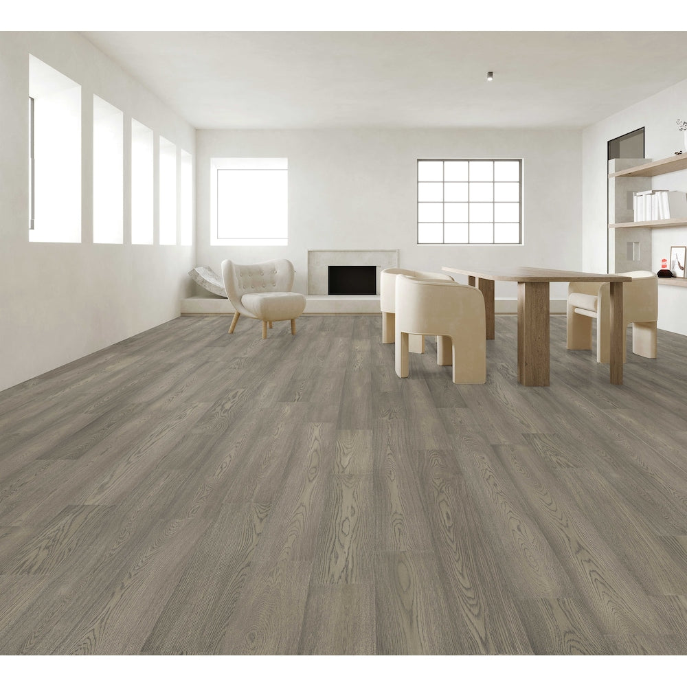 Plancher de bois franc d'ingénierie à emboîtement imperméable en chêne Cinder Cone Random L x 6,5 po l x 7 mm gris (21,80 pi2/caisse)