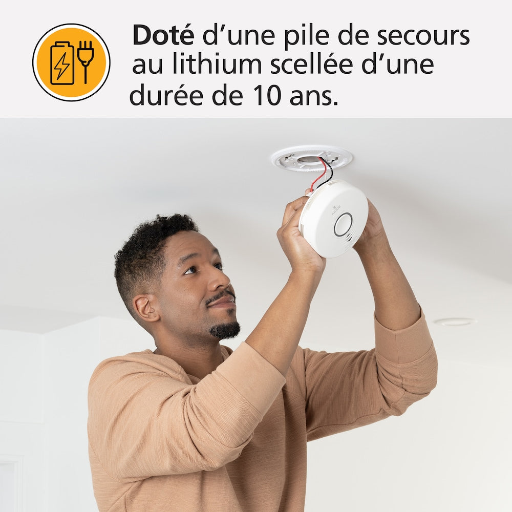 Hardwired Interconnected Combination Smoke and CO Alarm with Voice Alert