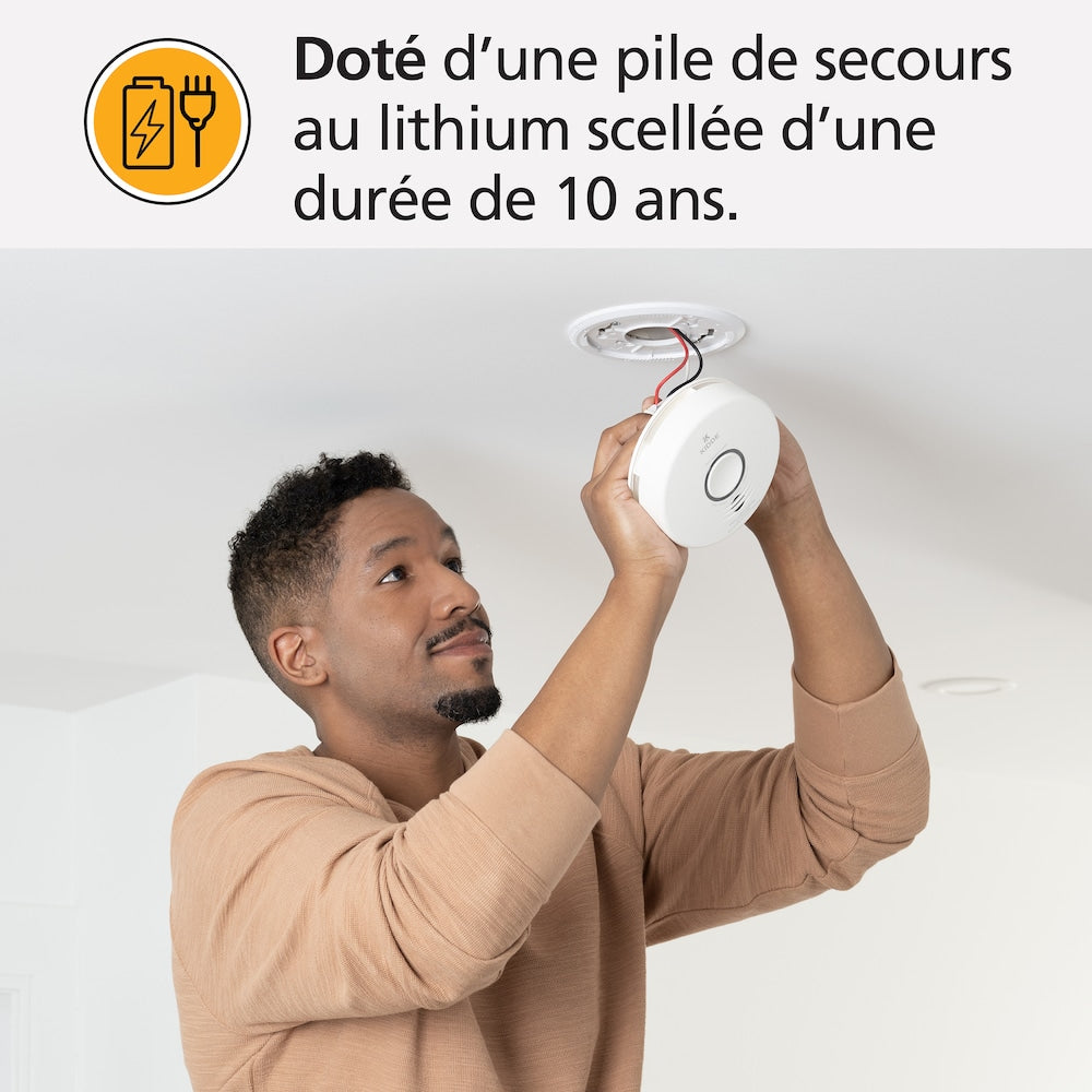 Hardwired Interconnected Combination Smoke and CO Alarm with Indoor Air Quality Monitor and Battery Backup