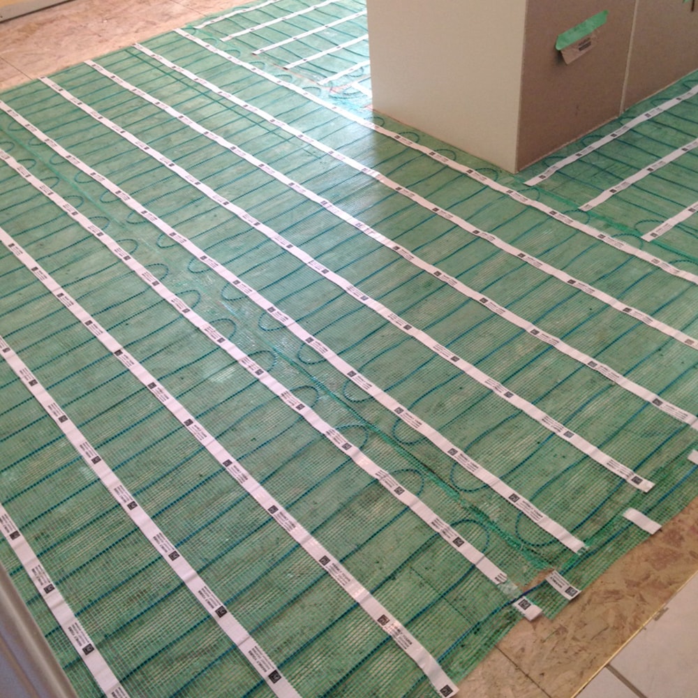 Kit de chauffage TempZone 120 V en rouleau 1,5'x 30' avec thermostat tactile nSpire 45 pi² pour carrelage, bois franc et LVT