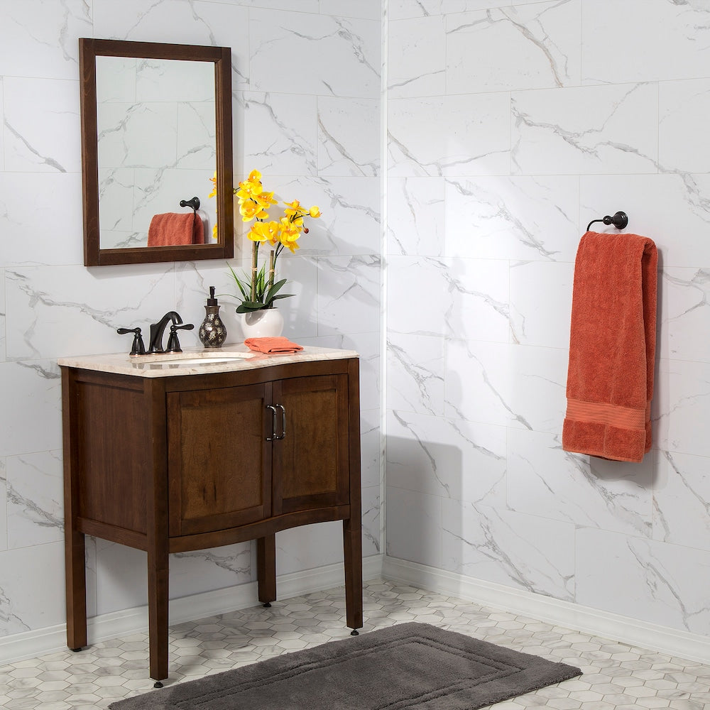 Ensemble de moulures en vinyle marbre Carrara de 0,93 po x 94 po x 0,93 po de Palisade, 3,66 pi2