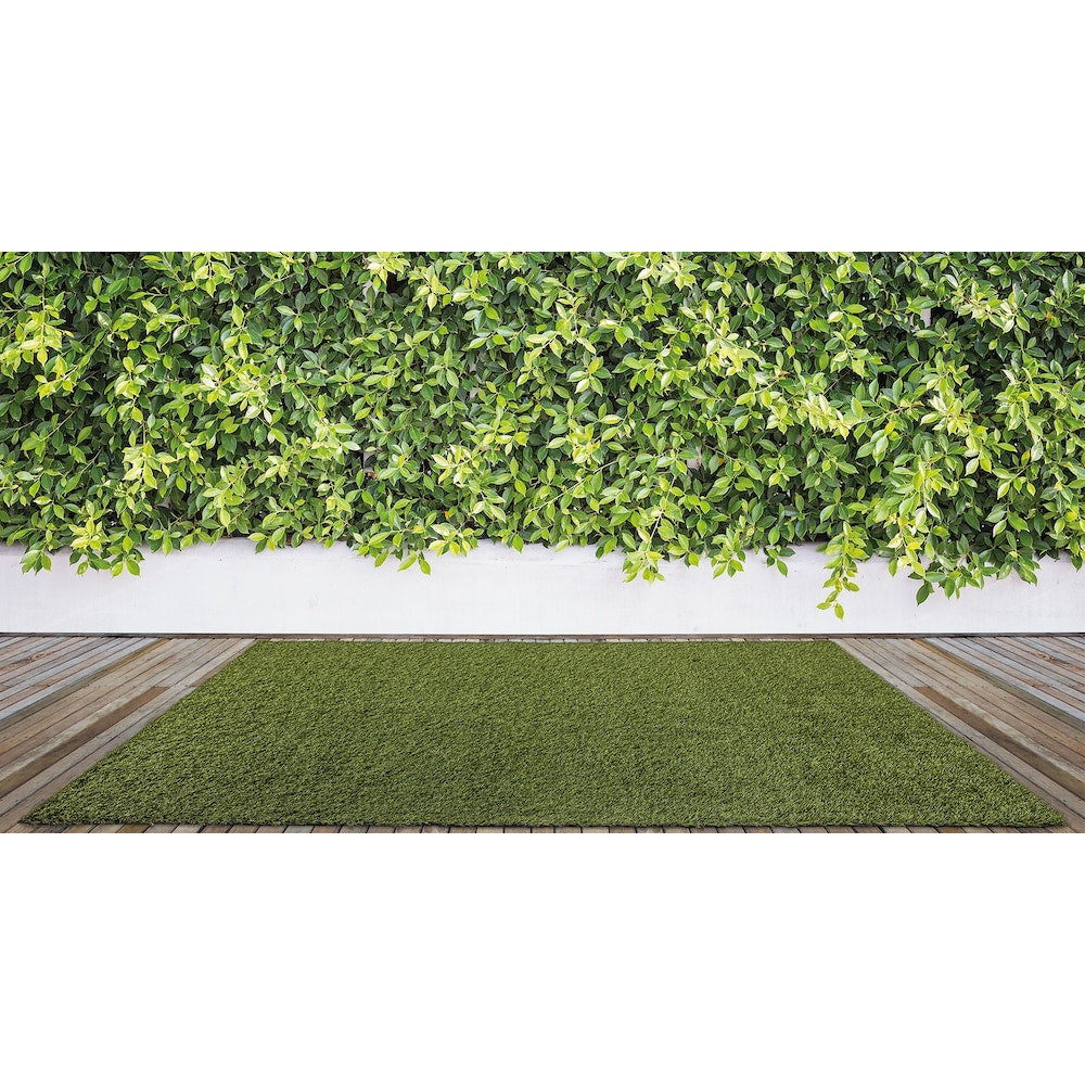 Soft Fescue 6 ft. 8 ft. Green Artificial Grass Rug