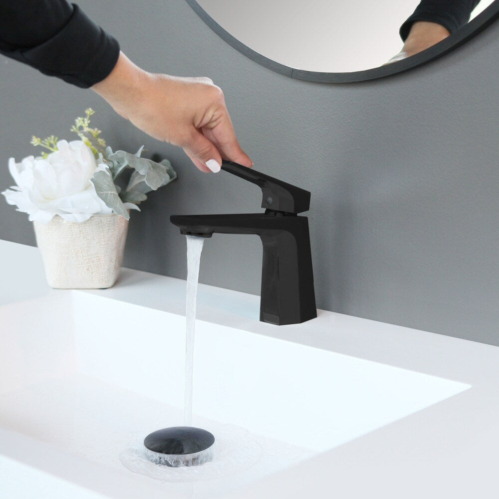 Single Hndle Bathroom Faucet in Matte Black
