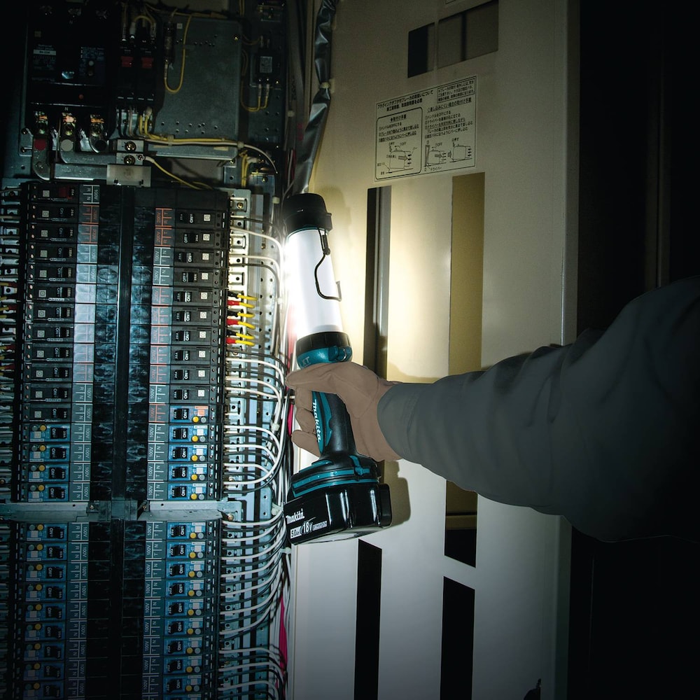 18V LXT Li-Ion Cordless L.E.D. Lantern/Flashlight (Flashlight Only)