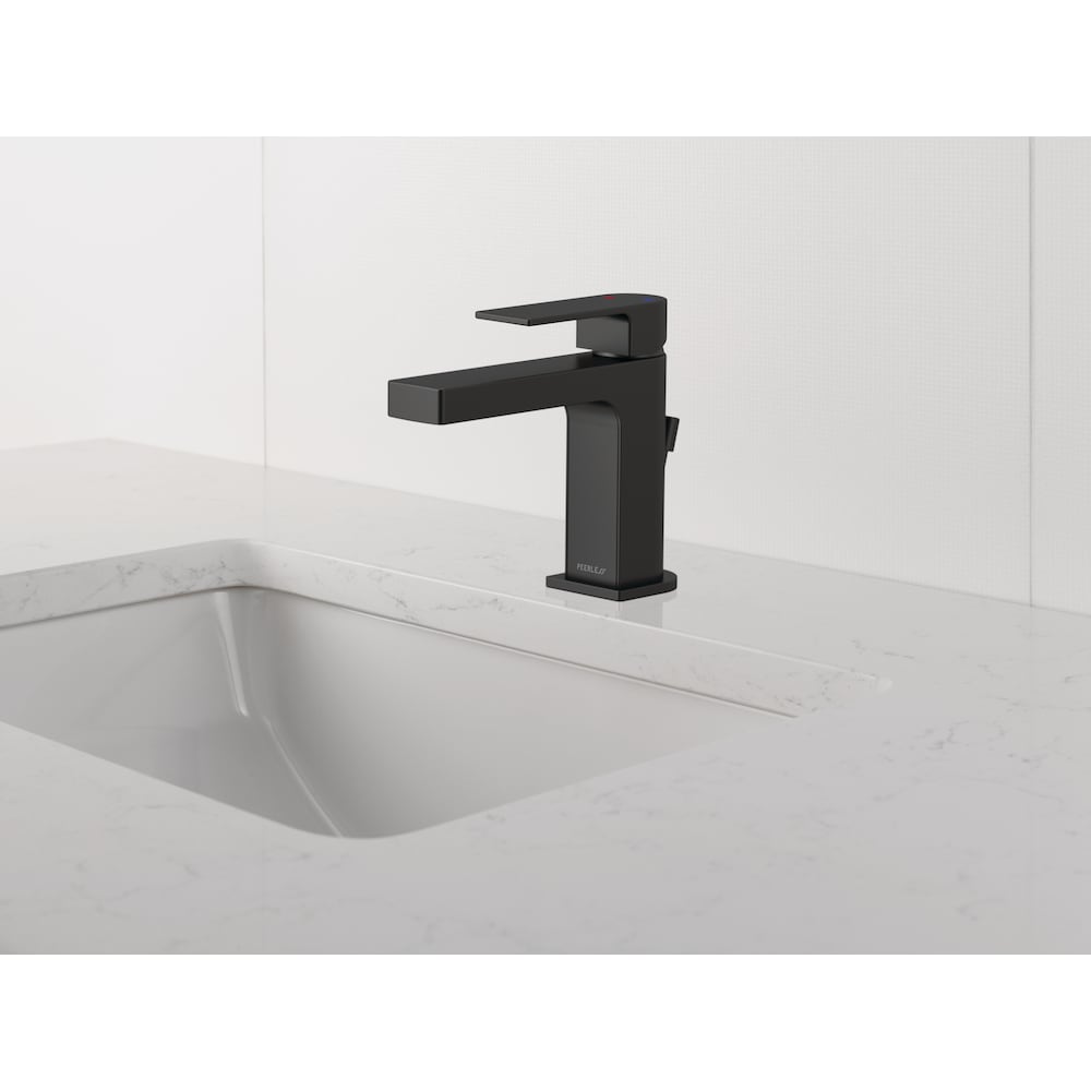 Robinet de lavabo de salle de bain à poignée unique et à trou unique Xander, débit standard, montage sur pont, noir mat