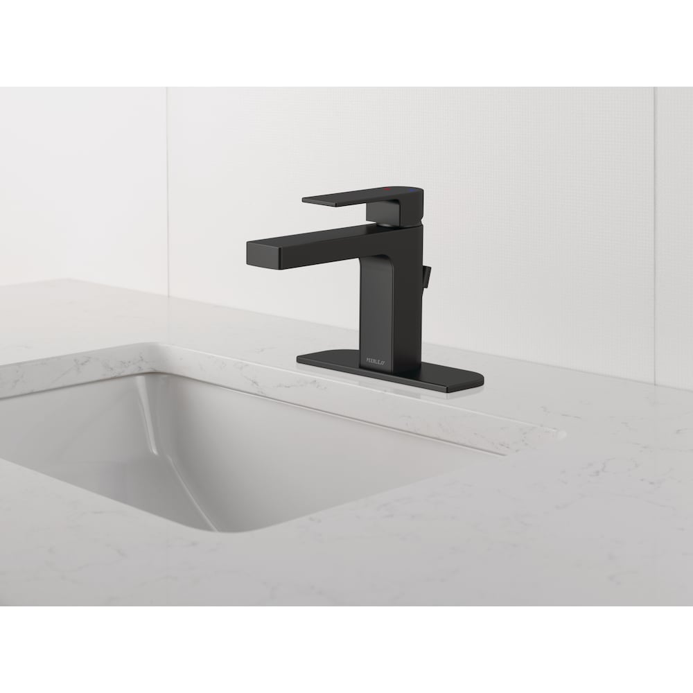 Robinet de lavabo de salle de bain à poignée unique et à trou unique Xander, débit standard, montage sur pont, noir mat