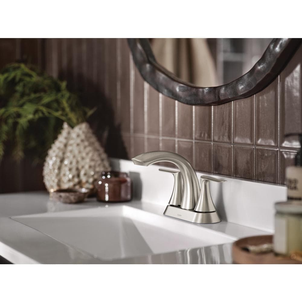 Robinet de lavabo de salle de bain à 2 poignées Findlay de 4 pouces en chrome