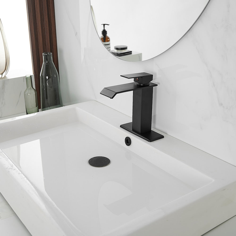 Robinet de salle de bain monotrou à poignée unique et à arc bas 6004 Waterfall avec ensemble de vidange en noir mat