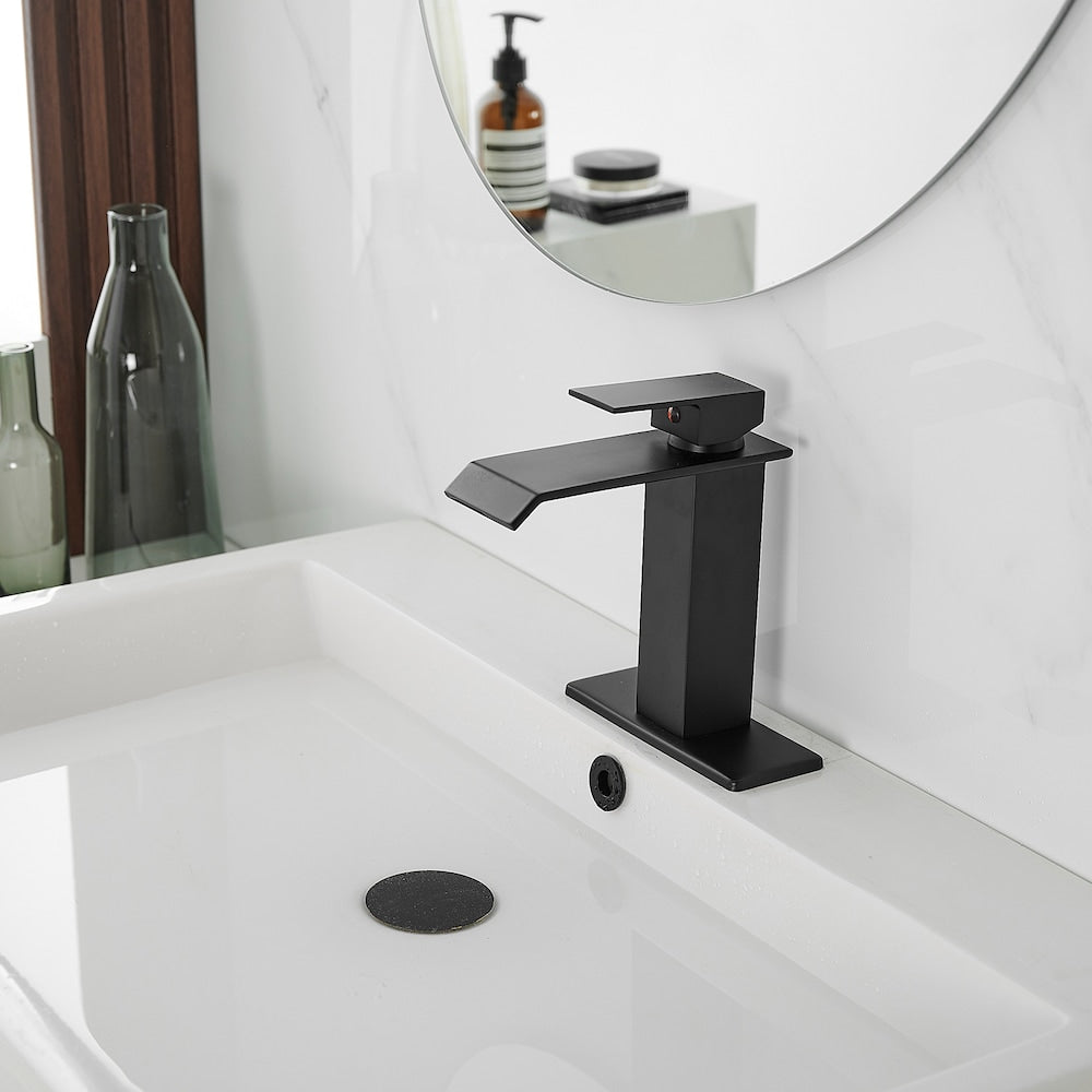 Robinet de salle de bain monotrou à poignée unique et à arc bas 6004 Waterfall avec ensemble de vidange en noir mat