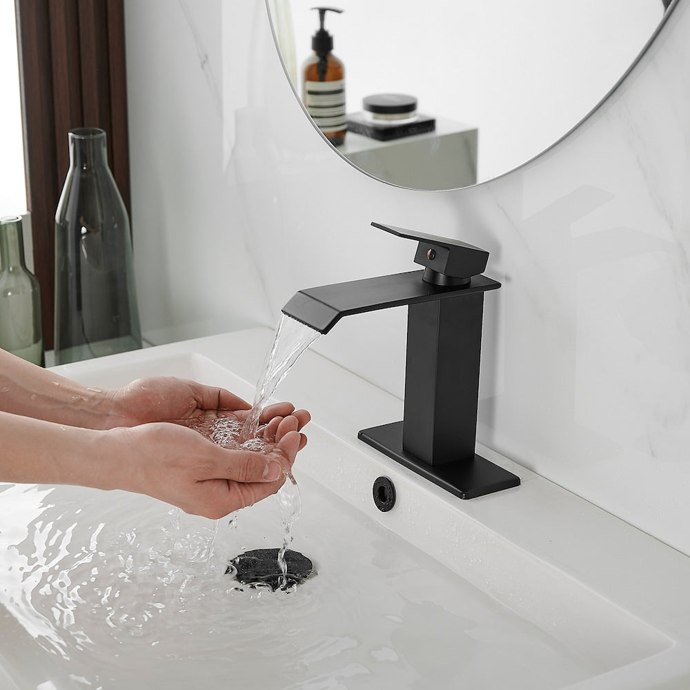 Robinet de salle de bain monotrou à poignée unique et à arc bas 6004 Waterfall avec ensemble de vidange en noir mat