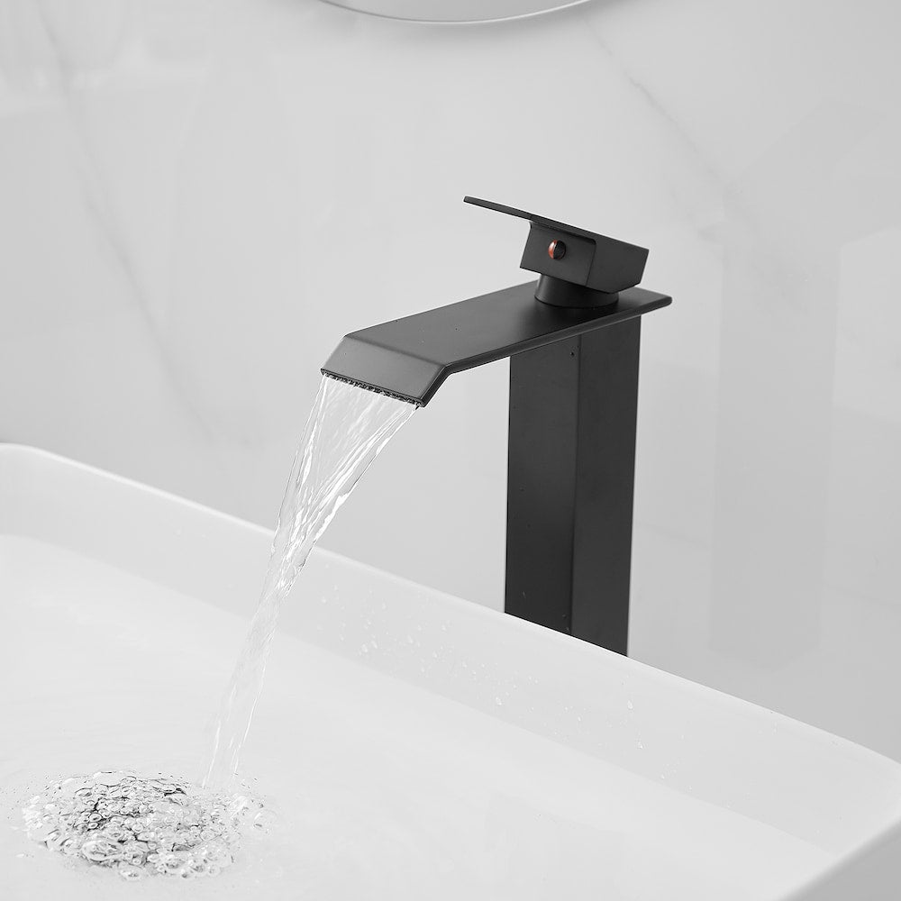 Robinet de lavabo de salle de bains à poignée unique à trou unique en cascade avec kit de vidange en noir mat