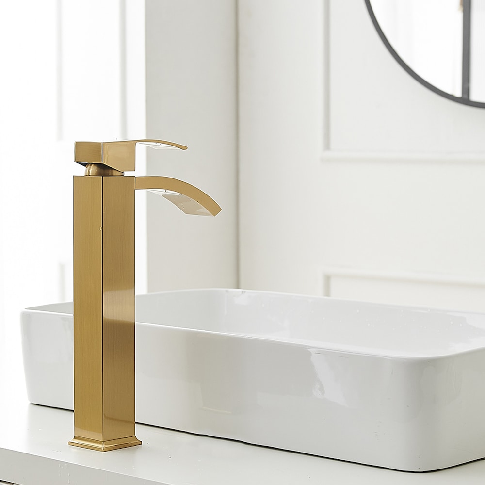 Robinet de lavabo de salle de bains à poignée unique à trou unique en cascade en or brossé