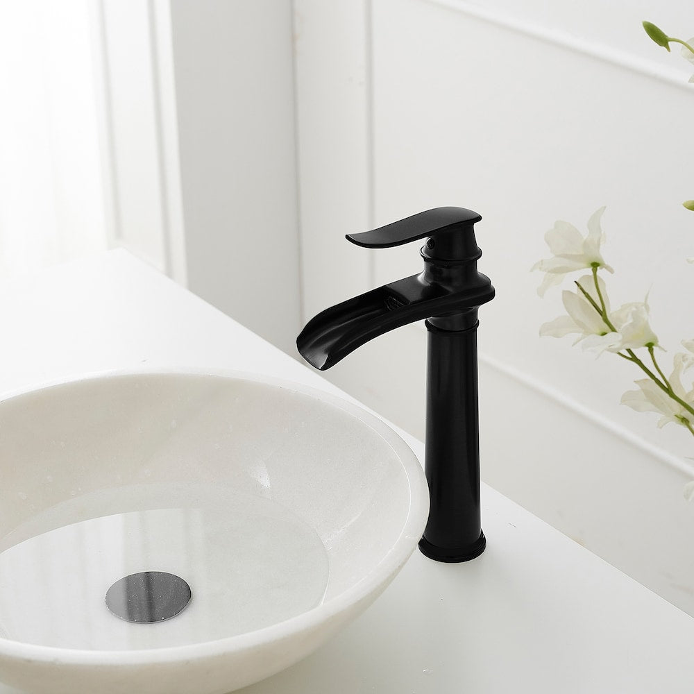 Robinet de lavabo de salle de bains à poignée unique à trou unique en cascade avec ensemble de vidange en noir mat