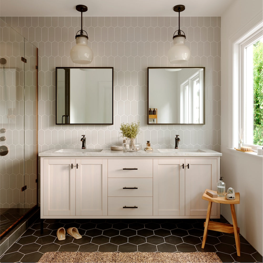 Woodburn Single Hole Single Handle Bathroom Faucet with Matching Pop-Up Drain in Oil Rubbed Bronze