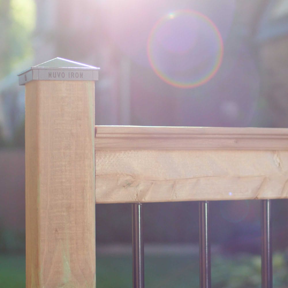 Capuchon de poteau décoratif en aluminium noir de 4 po x 4 po, paquet principal de 24 unités