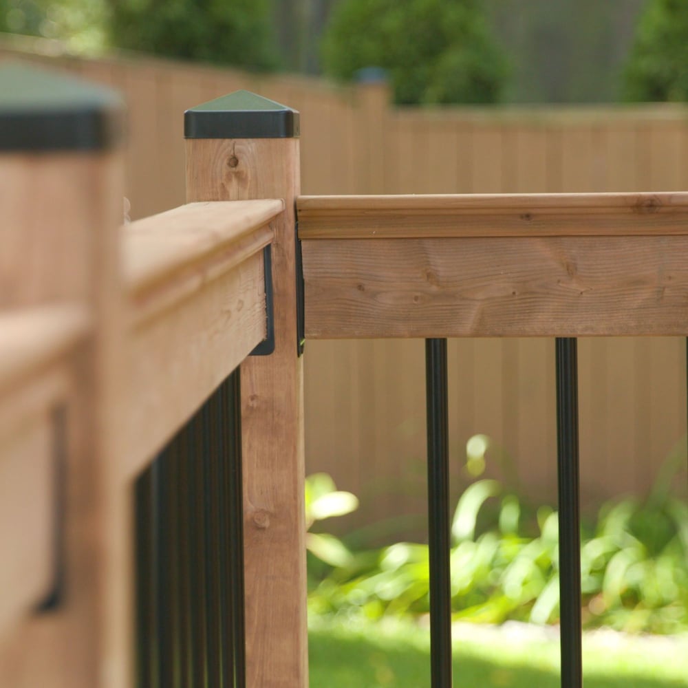 Capuchon de poteau pyramidal breveté Eazy-Cap noir 5 po x 5 po 72 unités