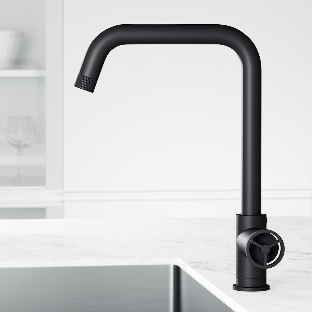 Robinet de cuisine à poignée unique de style industriel Cass en noir mat