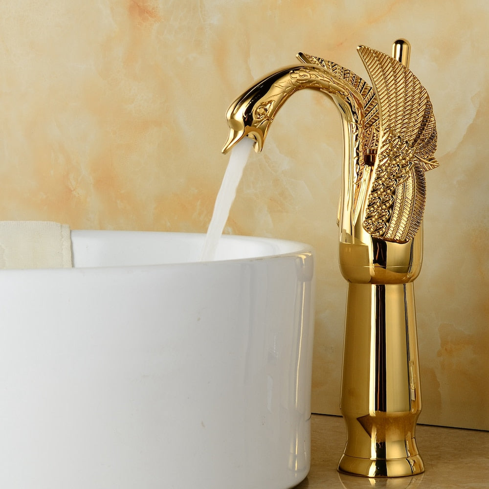 Robinet de lavabo de salle de bains à poignée unique à trou unique Swan avec bonde escamotable en or poli