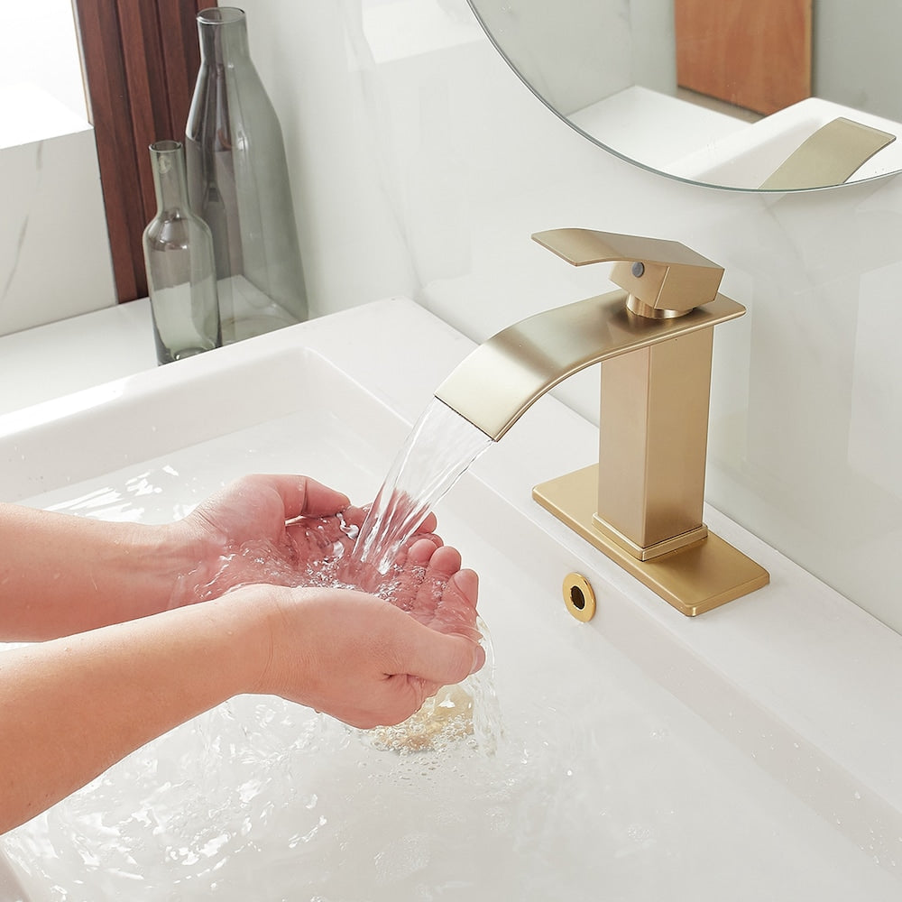 Robinet de salle de bain à poignée unique en cascade Robinet de lavabo de salle de bain en or brossé