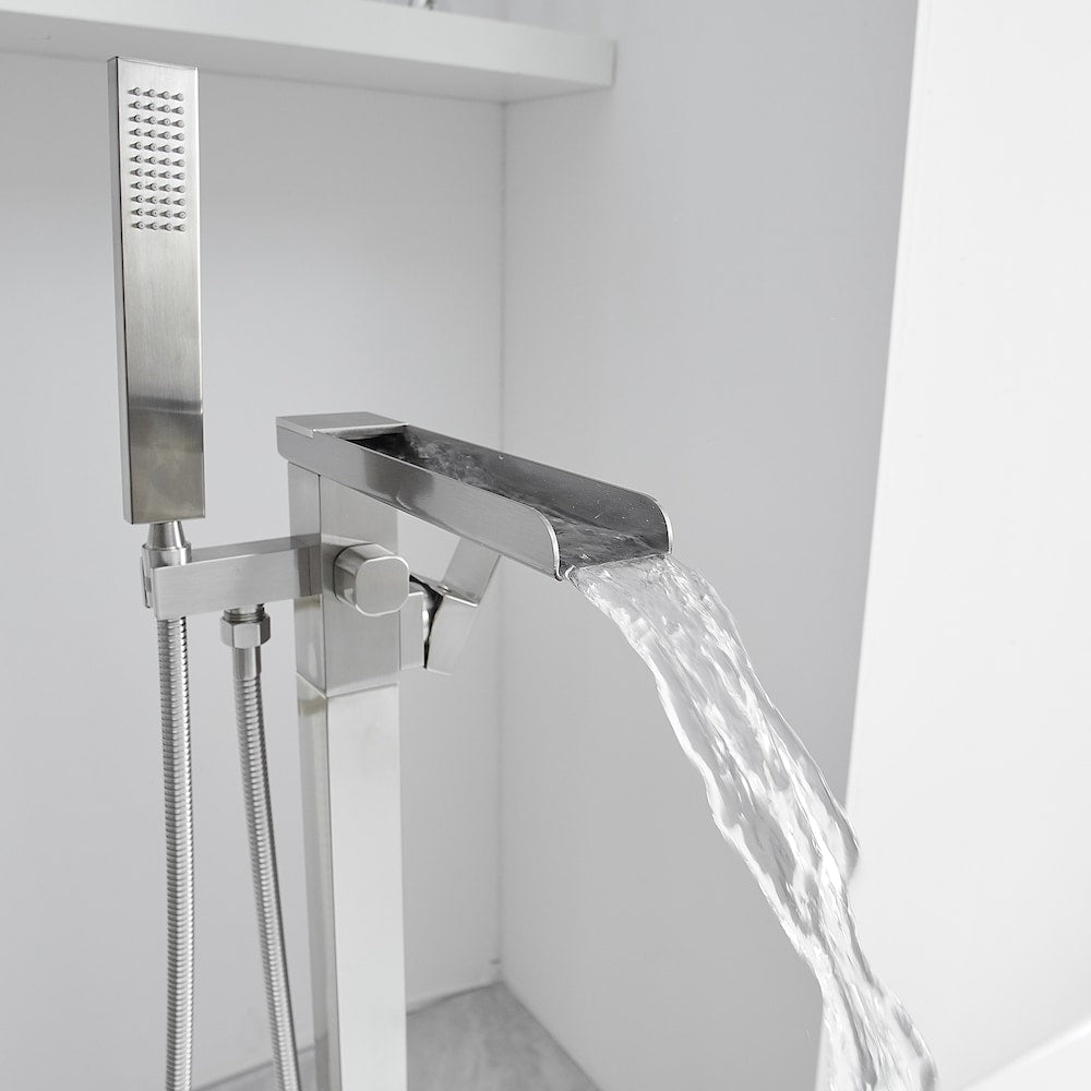 Robinet de baignoire autoportant à poignée unique avec douchette à main en nickel brossé