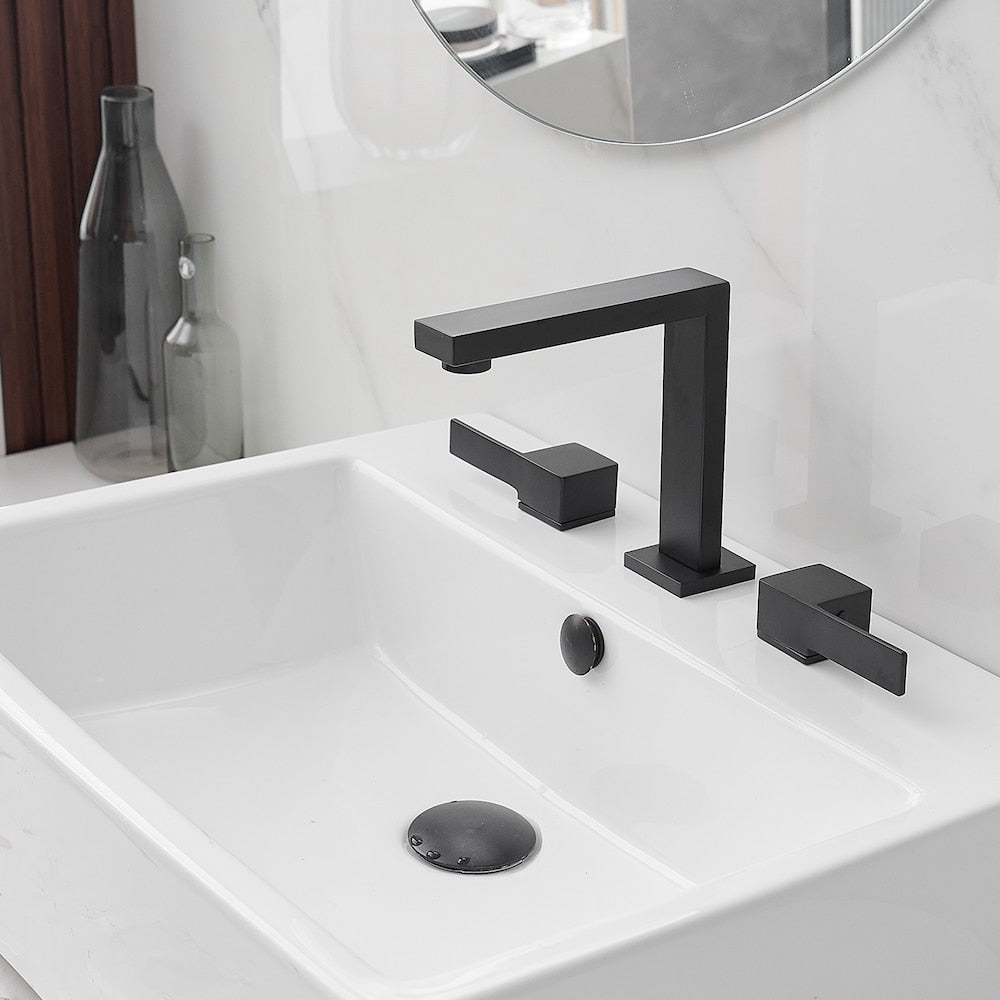 Robinet de salle de bain à double poignée à arc élevé de 8 pouces à économie d'eau avec kit de vidange en noir mat