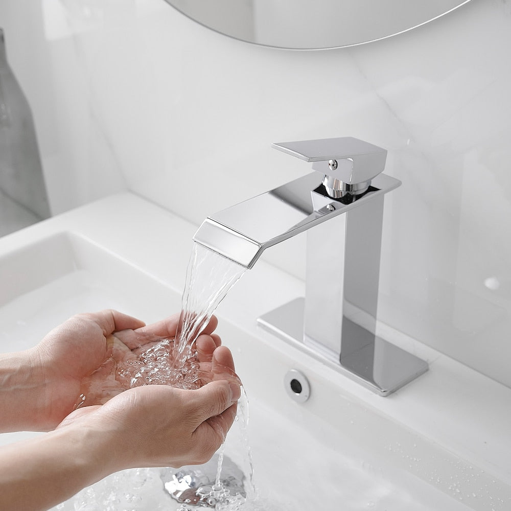 Robinet de salle de bain monotrou à poignée unique avec ensemble de vidage escamotable en chrome poli