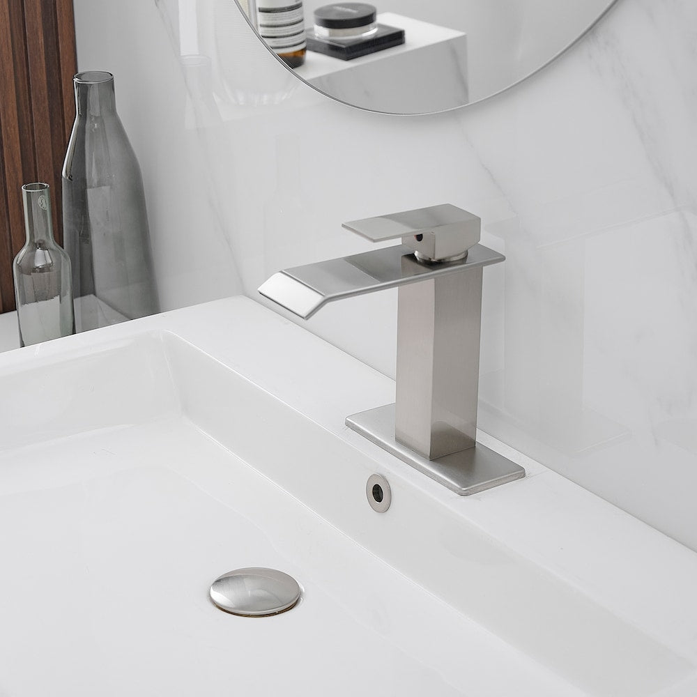 Robinet de salle de bain monotrou à poignée unique avec ensemble de vidage escamotable en nickel brossé