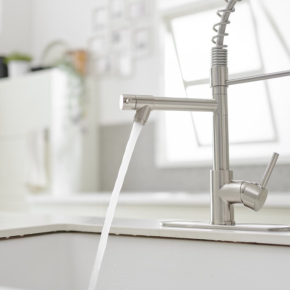 Single-Handle Pull-Down Sprayer 2 Spray High Arc Kitchen Faucet with Deck Plate in Brushed Nickel