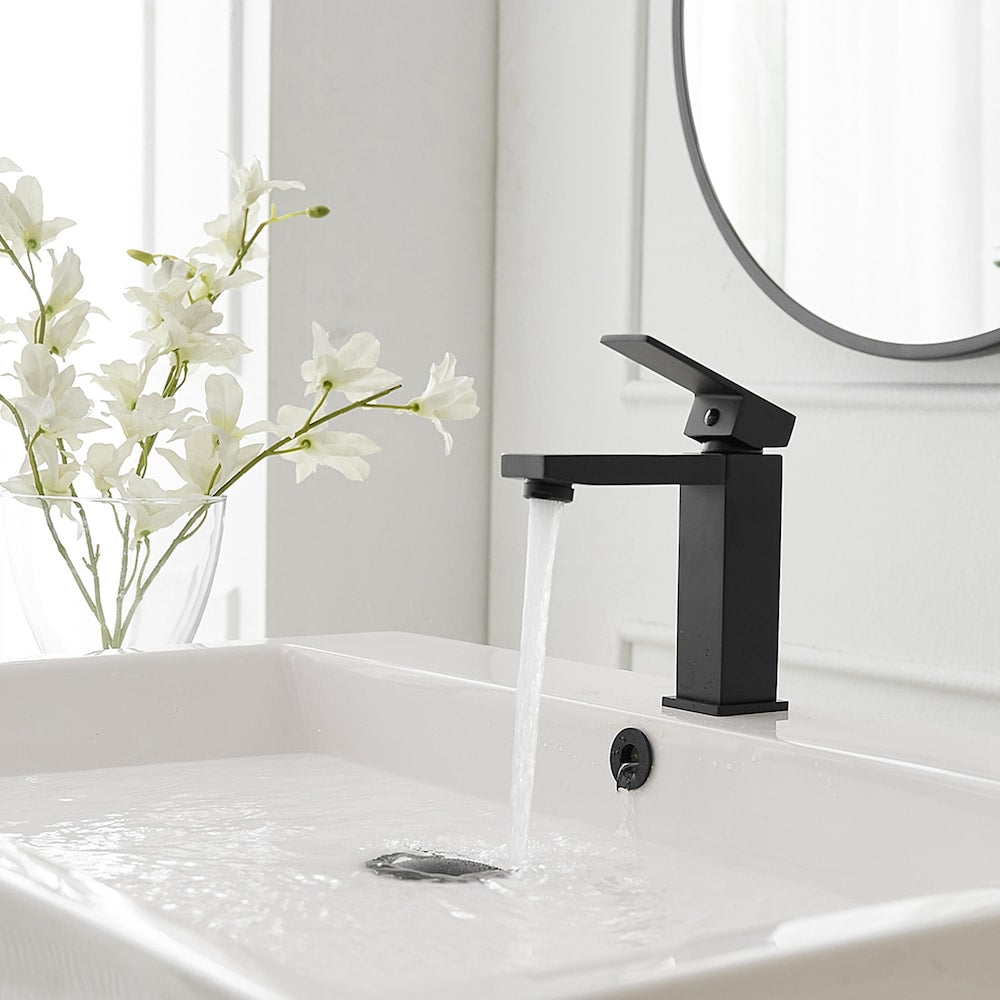 Robinet de salle de bain monotrou à poignée unique en noir mat