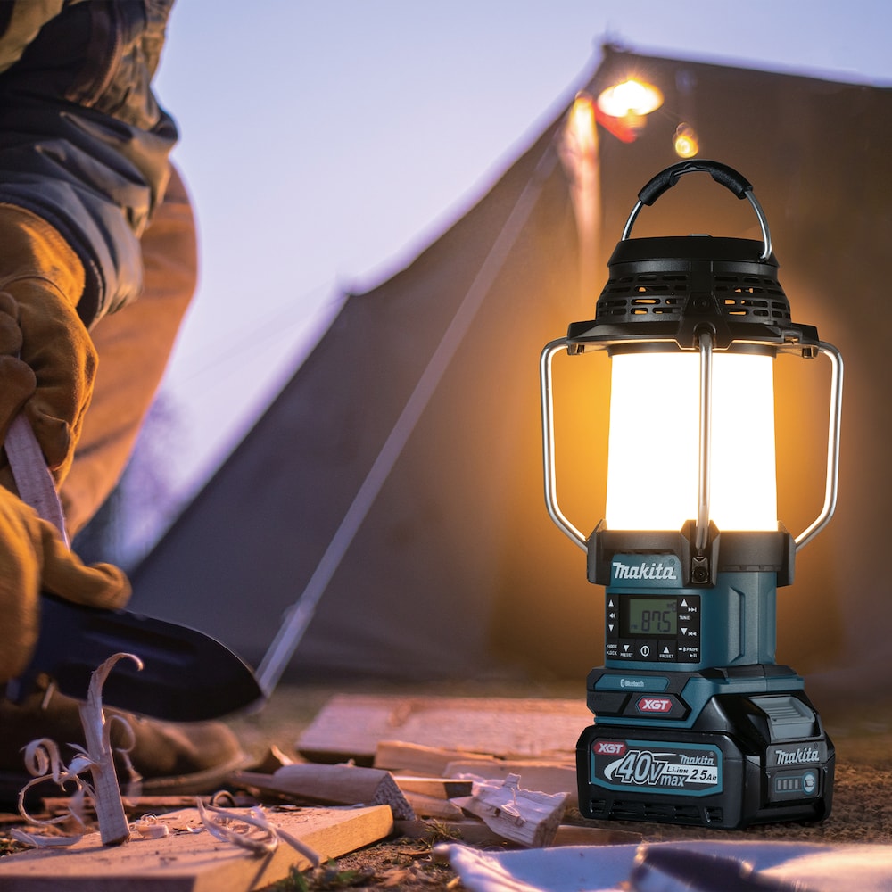 40Vmax XGT Cordless Lantern Radio with Built-in Flashlight and Bluetooth (Tool Only)