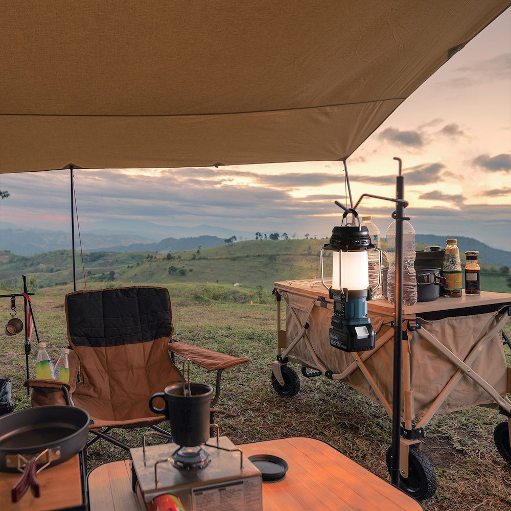 18V LXT Lithium-Ion Cordless Lantern Radio with Built-in Flashlight and Bluetooth (Tool Only)