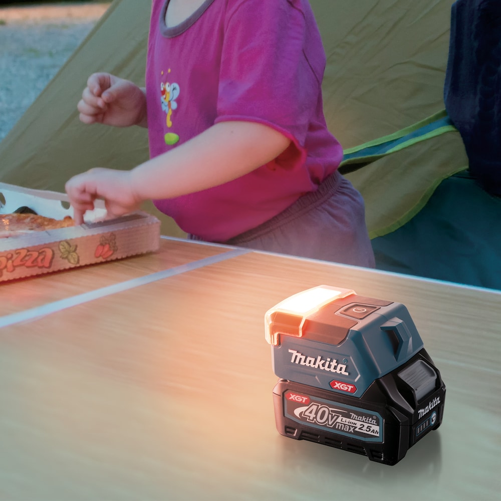 40Vmax XGT Cordless Compact Work Light LED Torch with USB Charging Port (Tool Only)