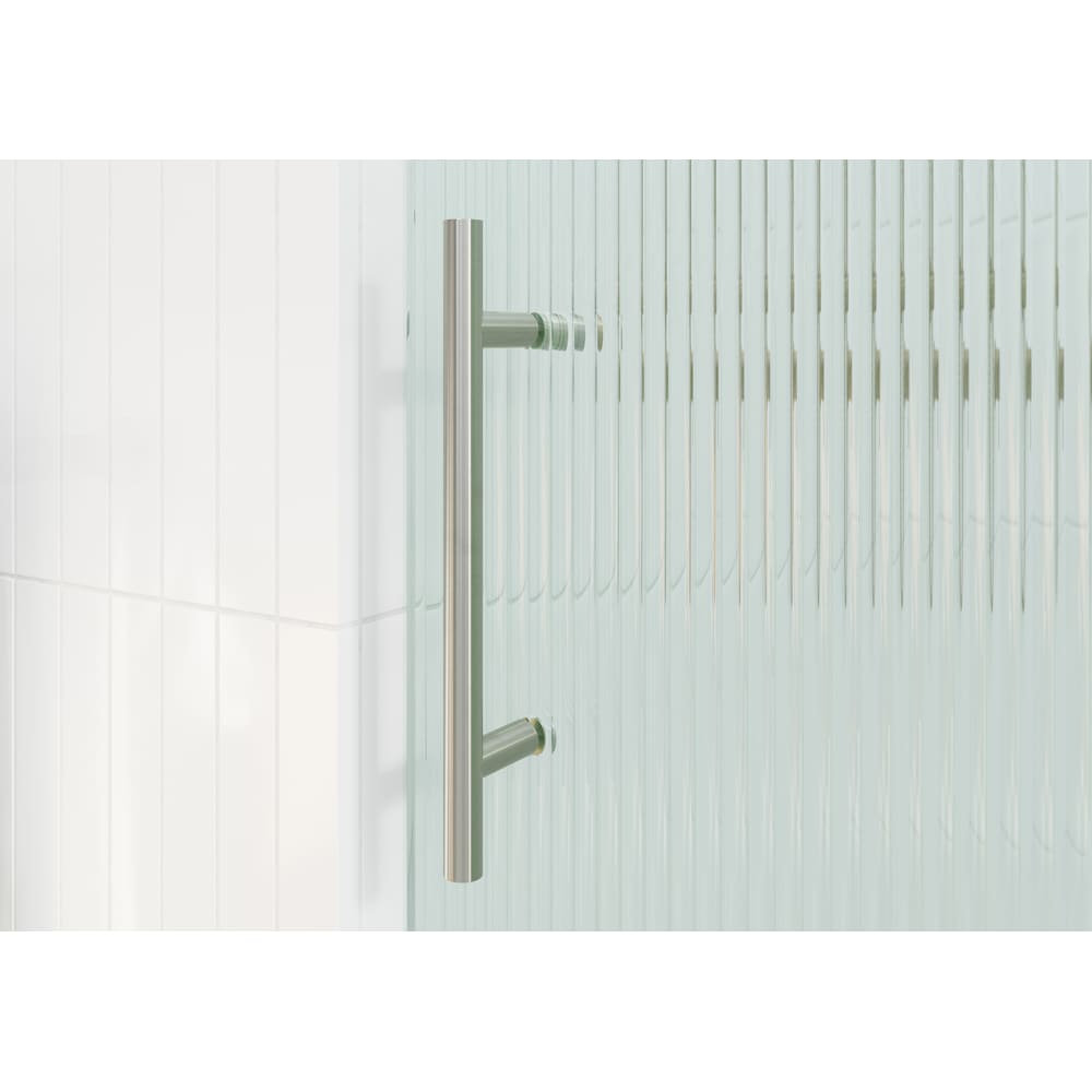 Porte de baignoire coulissante de 56 po à 60 po de largeur x 60 po de hauteur en nickel brossé avec verre cannelé - Côté droit
