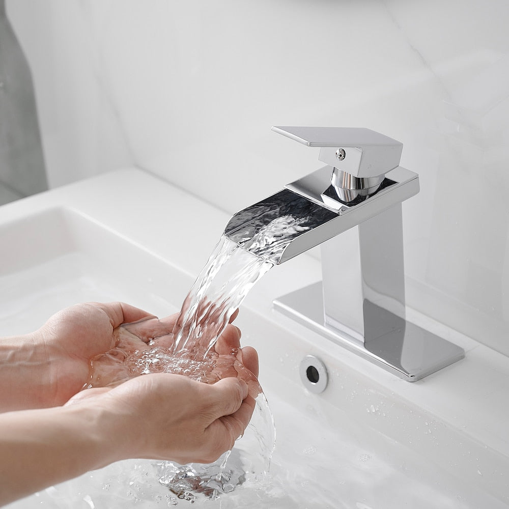 Robinet de salle de bain monotrou à poignée unique avec ensemble de vidage escamotable en chrome poli