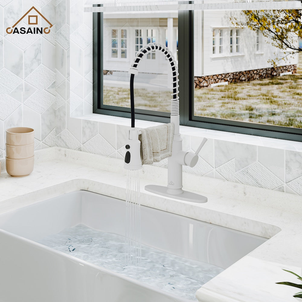Single Handle Pull-Down Sprayer Kitchen Faucet in Matte White