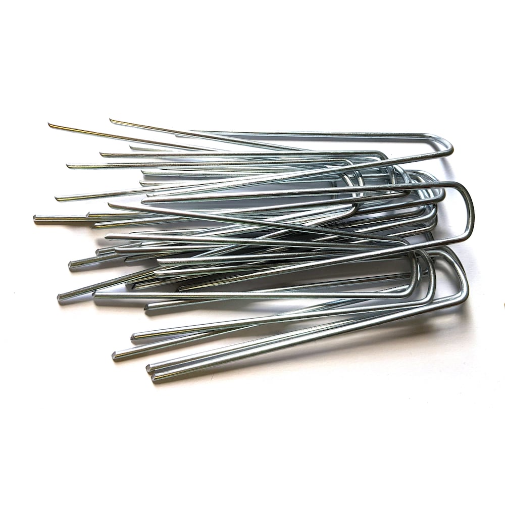 Paquet de 100 agrafes de 5 pouces pour gazon artificiel pour aménagement paysager extérieur.
