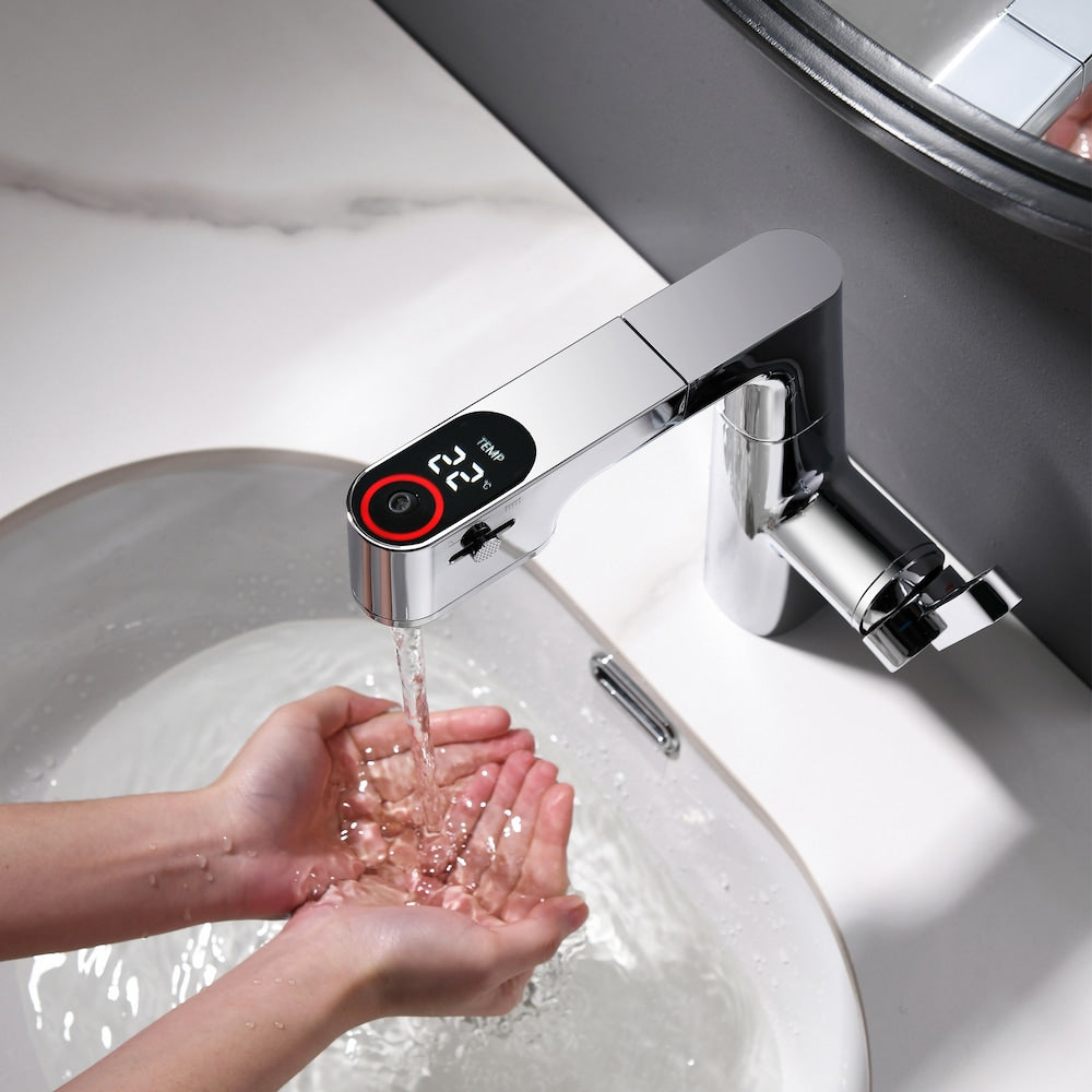 WBF5 Single Hole Bathroom Sink Faucet with Single Handle, Pull Out Sprayer and LED Display in Chrome