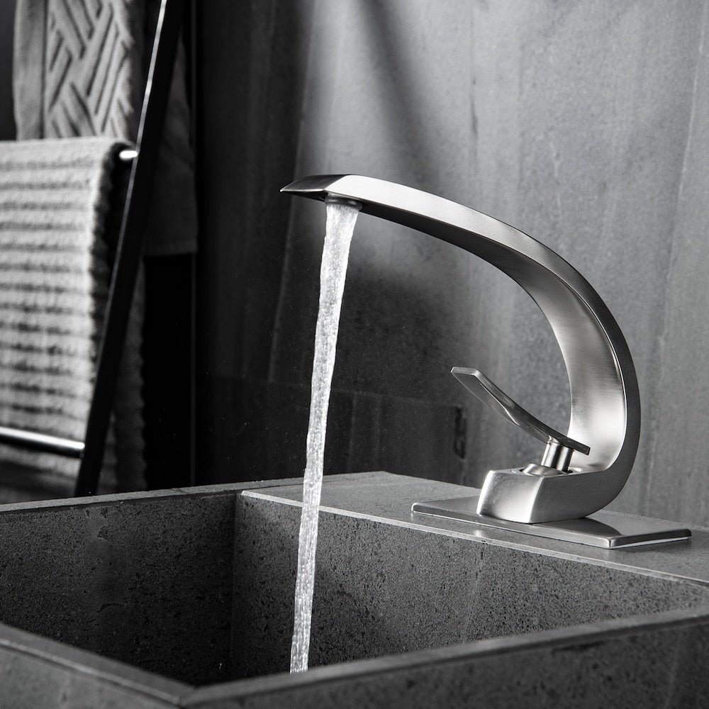 Robinet de lavabo de salle de bain à trou unique en nickel brossé WBF9 avec poignée unique