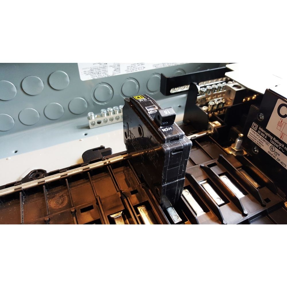 15 AMP 3/4 inch Single Pole 120V QO Plug-On Circuit Breaker