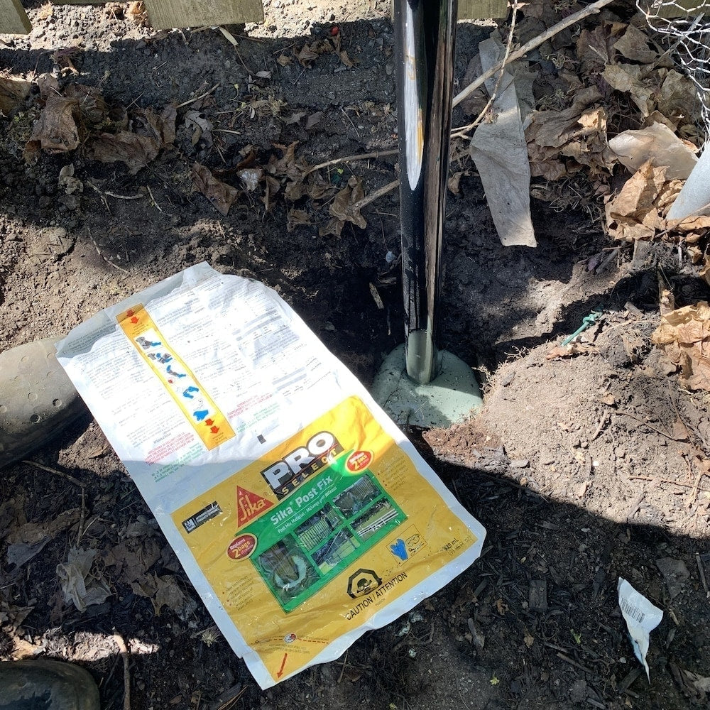 Sika Post Fix, 976 ml, mousse expansive idéale pour les clôtures et les poteaux de portail - Pochette légère en deux parties