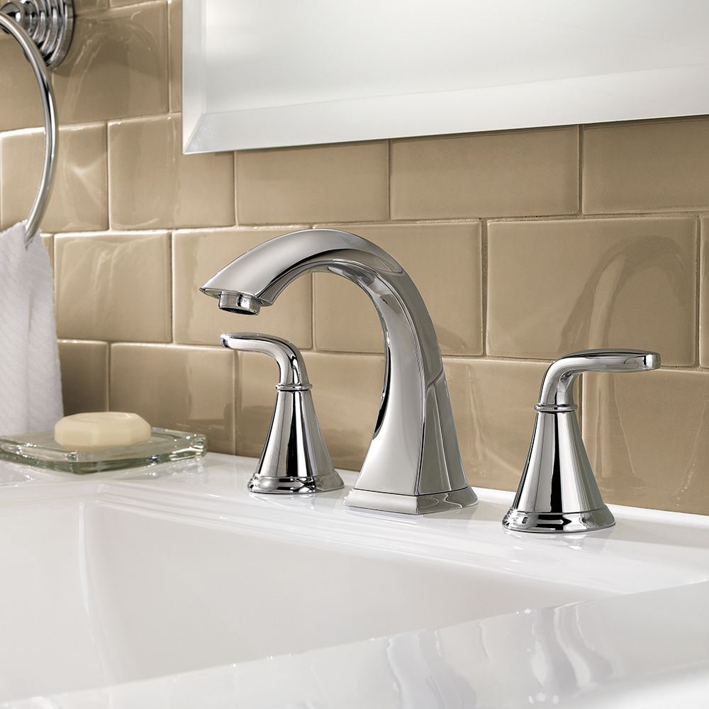 Robinet de lavabo de salle de bain à 2 poignées et à large bec de 8 pouces en chrome poli Pasadena