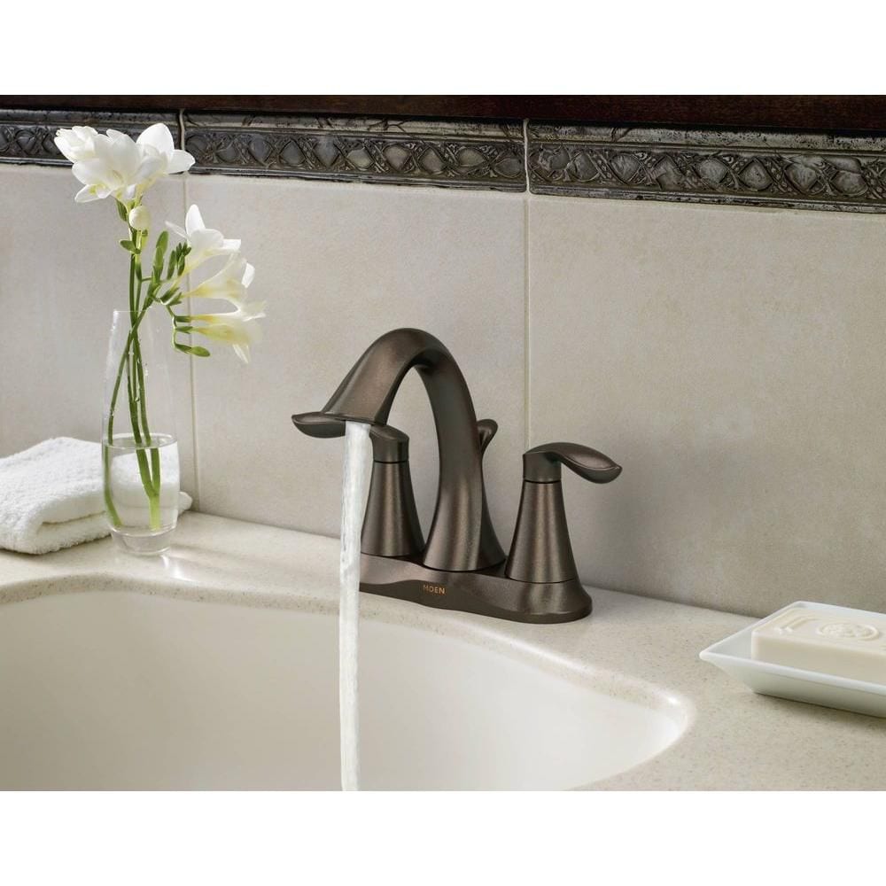Robinet de lavabo de salle de bain central à 2 poignées Eva de 4 pouces en bronze huilé