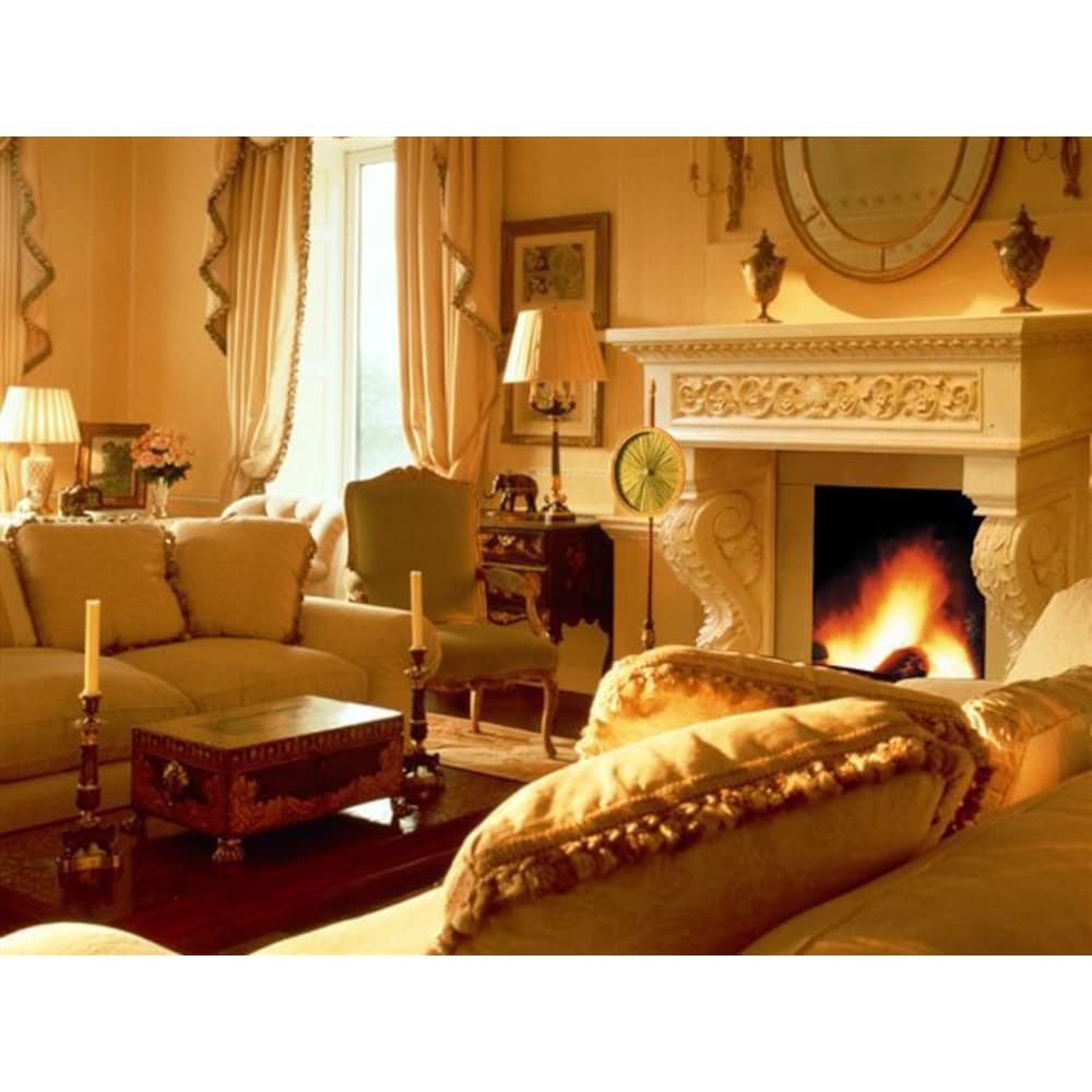 Cheminée en pierre moulée King Henry de la série Chateau