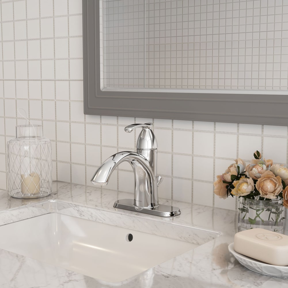 Robinet de salle de bain Edgewood à un trou et à 1 poignée à arc moyen avec poignée à levier en chrome
