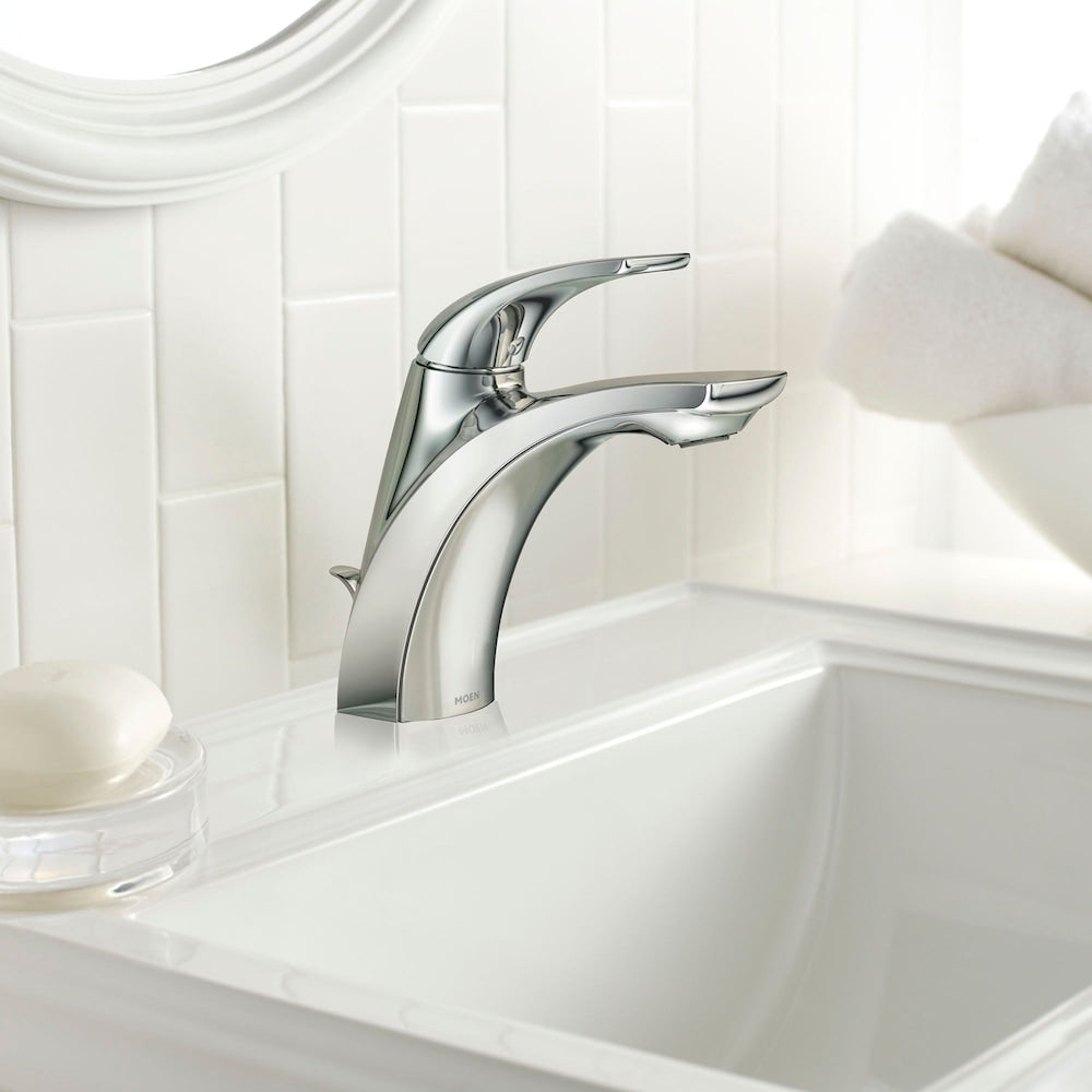Robinet de lavabo de salle de bain à poignée unique Zarina de 4 pouces avec plaque de pont en chrome (vidange et valve incluses)