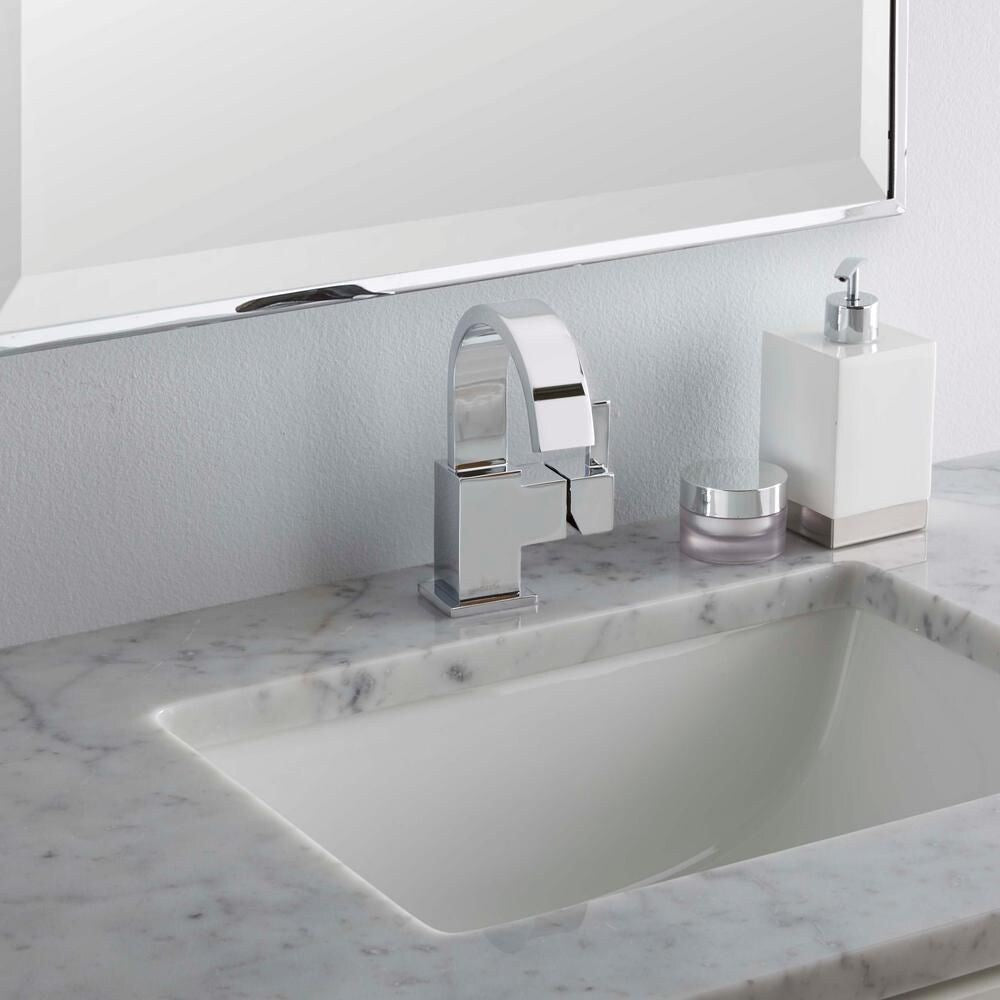 Robinet de lavabo de salle de bain à arc élevé à poignée unique et à trou unique Vero, montage sur pont, débit standard, chrome