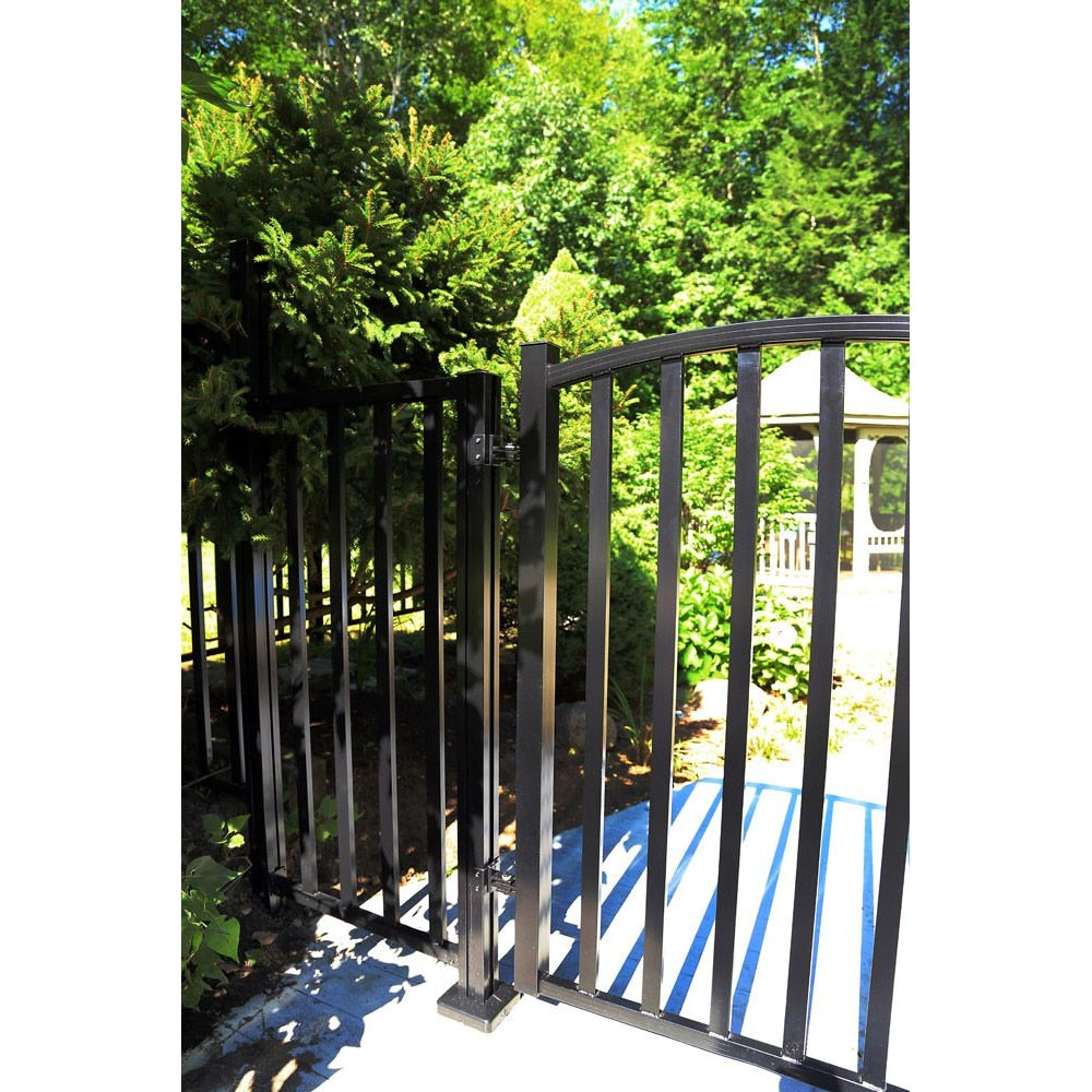 Poteau de clôture en aluminium pour surface dure AquatinePLUS de 4 pi de hauteur, noir, pour clôture de piscine